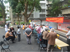 离退处党委在职党支部联合多部门开展健康义诊主题党日活动