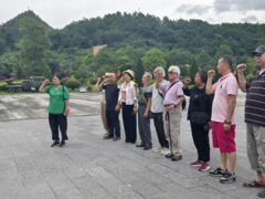 离退处党委美术退休党支部开展“追寻红色记忆、传承红色基因”主题党日活动